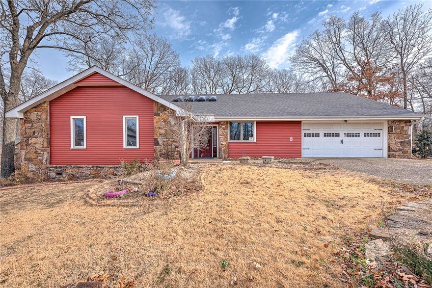 Welcome to this single level, well-maintained Bella Vista home. Offering excellent value and strong potential for both homeowners and investors, the major updates have been completed- including a newer roof, HVAC system, water heaters, privacy fence, deck, siding, and gutters. Bring your HGTV dreams and finish out the cosmetic updates to your liking. Priced accordingly, it stands out as one of the best values per square foot in the area.
The open-concept layout features a unique atrium entry with skylights that provide natural light, an eat-in kitchen, open dining and living spaces, and 3 bedrooms with privacy. The oversized primary suite includes a spacious bedroom, large bath, and double walk-in closets.
Located just behind Branchwood Rec Center, disc golf park, paved Nature Trail and minutes to Loch Lomond boat ramp, this home offers easy access to Bella Vista’s most desirable amenities. Don't miss this opportunity to combine location, value, and potential in the heart of Bella Vista.