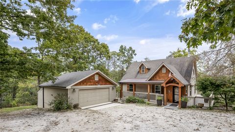 Photo of 9753 Stoney Hollow Road, Rogers, AR 72758 (MLS # 1326759)