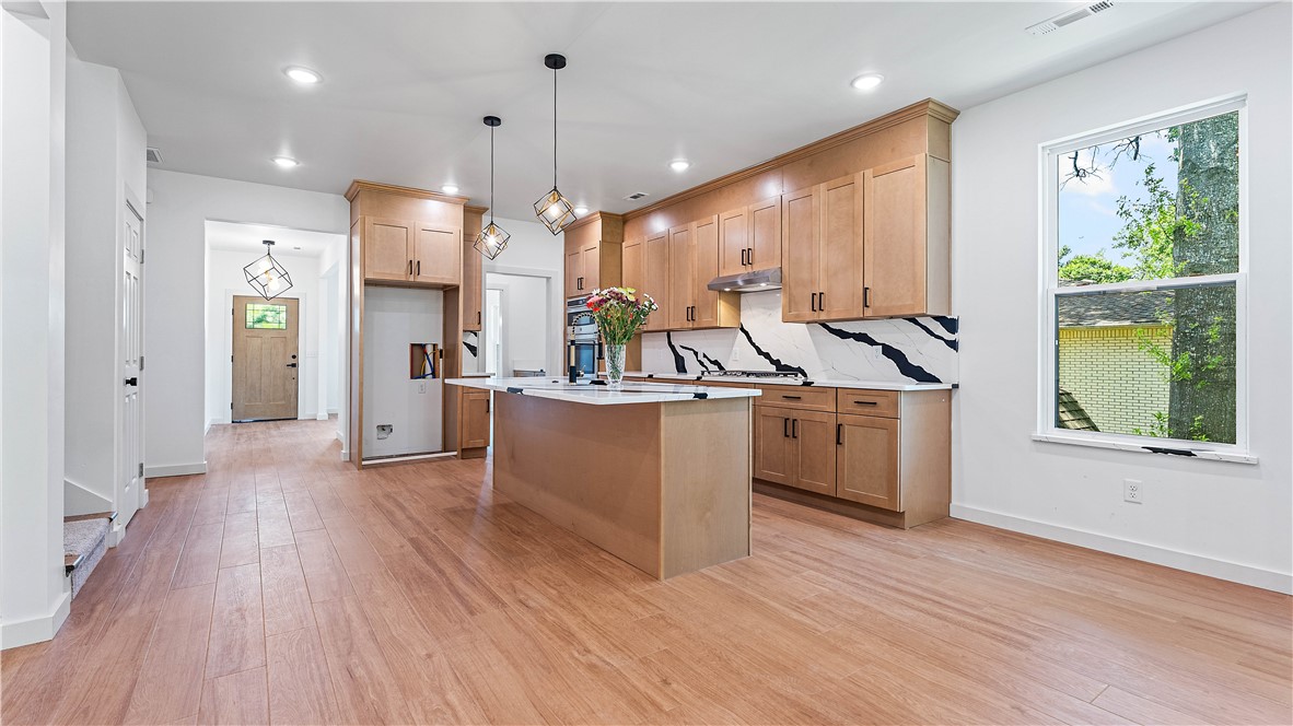 Photo 1 of 42 — 906 W Holly Street, Rogers, AR 72756