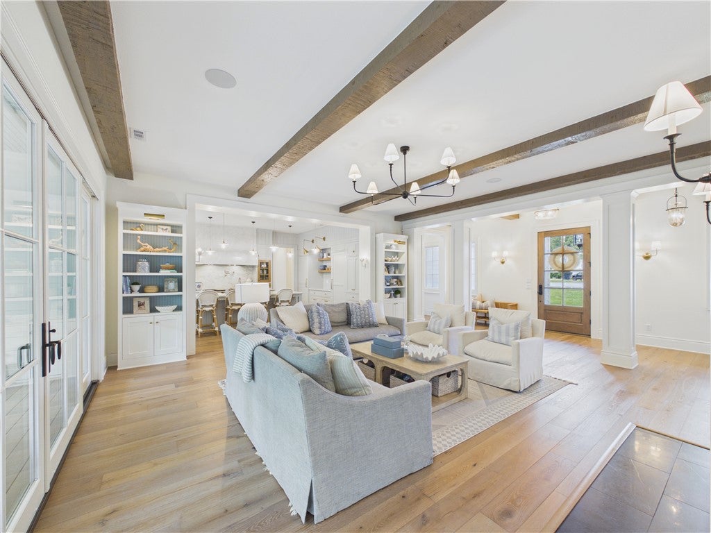 8401 W Kingbird Court