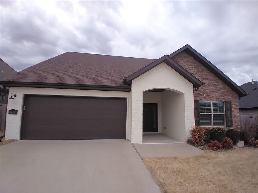 This 3 bed 3 bath home with bonus room boasts beautiful crown molding, hardwood flooring in Living Room and Entry, ceramic tile in Kitchen, & Breakfast Nook, granite counter tops, stainless steel appliances with Gas Range, low e windows, landscaping package, and fully sodded yard.Located in Cornerstone S/D complete with playground & community pool, plus new outdoor fitness trail. Large Fenced in Yard