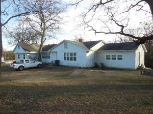 This cute 4 bedroom house conveniently located to where it's only minutes from downtown Russellville. It has a privacy fence for the nice size back yard. Garage was converted into a 4th bedroom and could be converted back into garage.