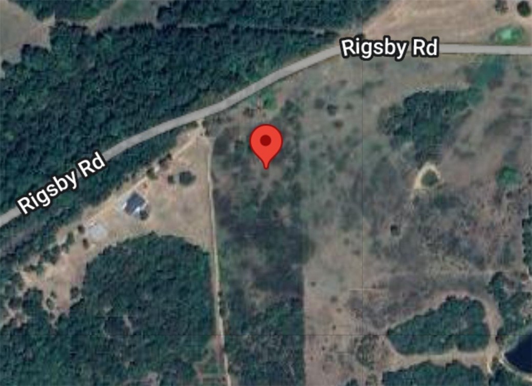 UNRESTRICTED!! Build your very own house, log cabin, or farm on this 4.67 (+/-) acres. It is in Magazine Arkansas of Logan County. You will love the nature and all that the country has to offer.