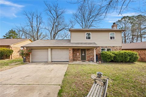 Photo of 1512 N Jackson Avenue, Russellville, AR 72801 (MLS # 1336875)