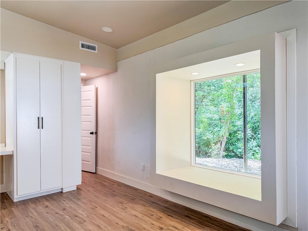 23-16-30 FAYETTEVILLE OUTLOTS - Residential Lease