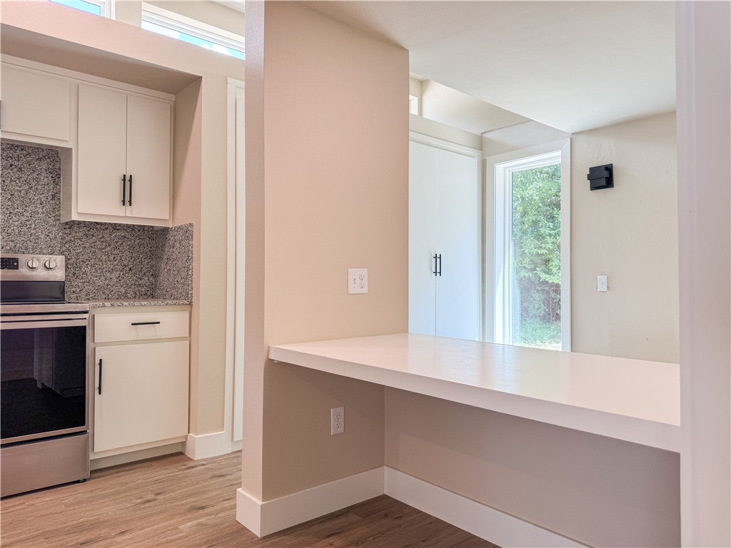 23-16-30 FAYETTEVILLE OUTLOTS - Residential Lease