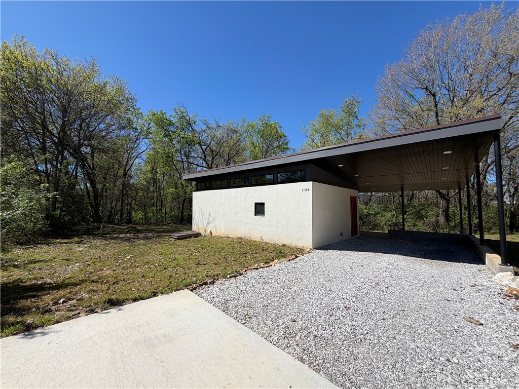 23-16-30 FAYETTEVILLE OUTLOTS - Residential Lease