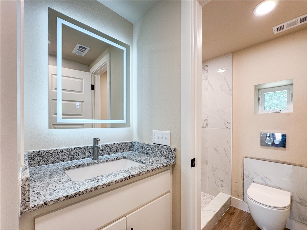 23-16-30 FAYETTEVILLE OUTLOTS - Residential Lease