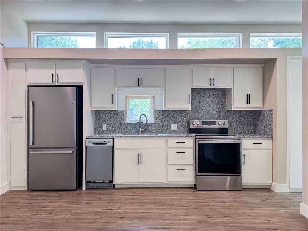 23-16-30 FAYETTEVILLE OUTLOTS - Residential Lease