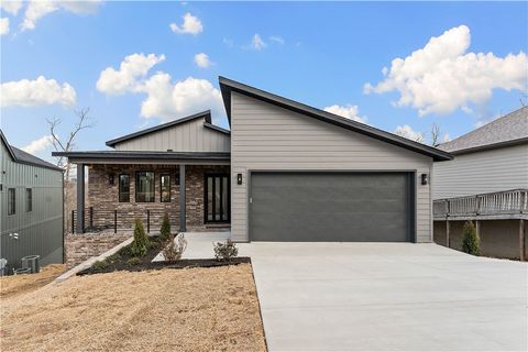 Photo of 28 Reading Lane, Bella Vista, AR 72714 (MLS # 1333407)