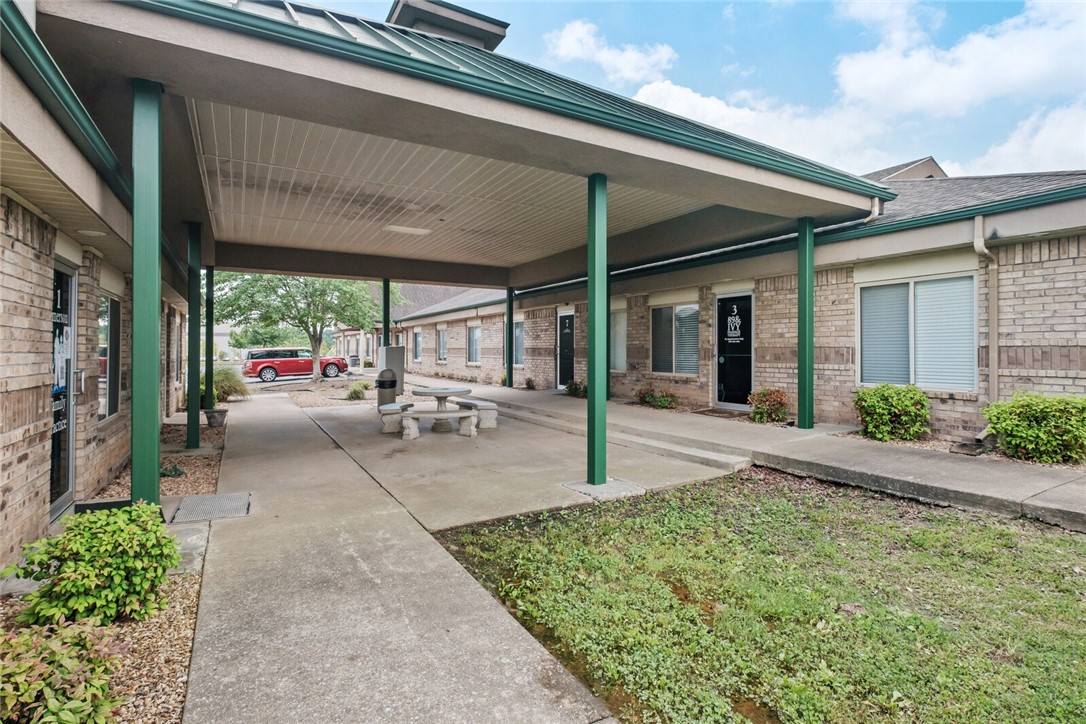 Oak Trace 2 - Commercial Lease