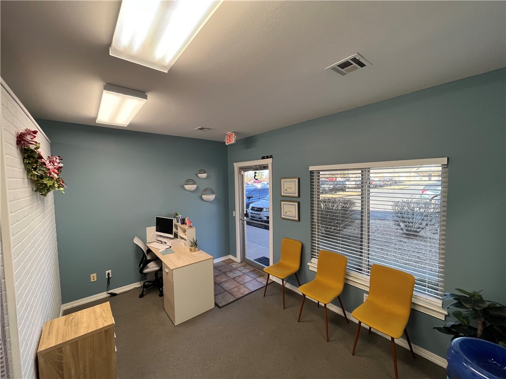 Oak Trace 2 - Commercial Lease