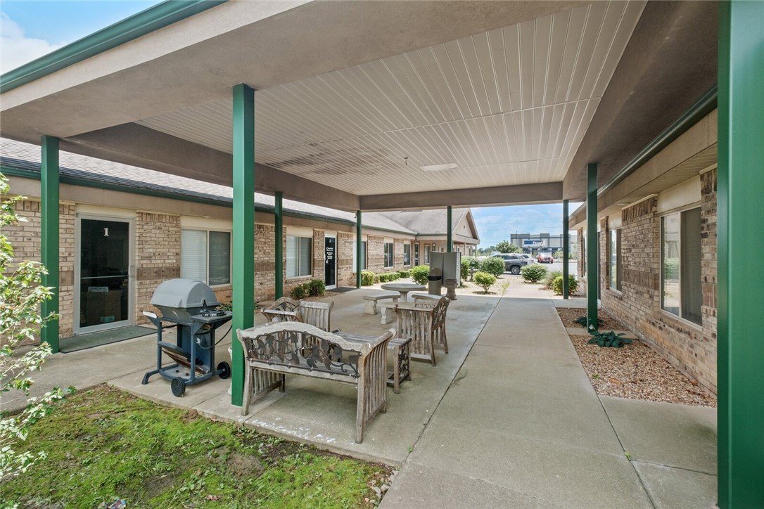 Oak Trace 2 - Commercial Lease