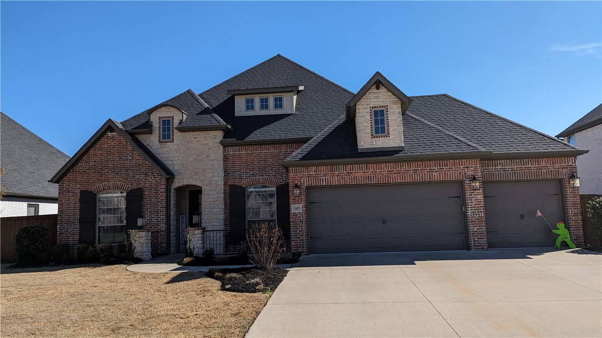 Welcome to 1405 SW Hamilton Ave, a 4-bedroom, 4-bathroom home located in one of Bentonville’s established neighborhoods. This property features a functional layout with private bathrooms for each bedroom, ample living space, and quality finishes throughout. A 3-car garage offers additional parking and storage, and the covered patio includes an outdoor fireplace for year-round use.
Conveniently located just minutes from Downtown Bentonville, the Walmart Home Office, Crystal Bridges Museum, Osage Park, and Coler Mountain Bike Preserve. Situated within the Bentonville School District and offering quick access to I-49, this home provides a blend of accessibility and modern living in Northwest Arkansas.