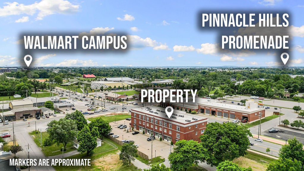 206 SW 8Th St, Bentonville, AR 72712