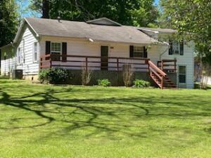 Clean, neat and move in ready! This 3 bedroom, 2 bath home is located at the edge of town and is ready for you! Great home to move in to or great investment property.
