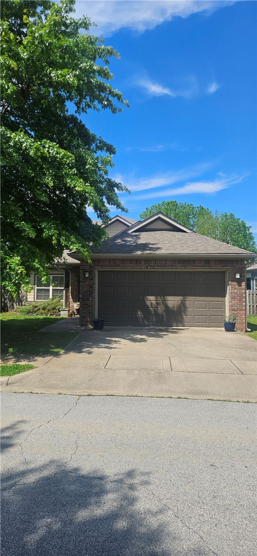 Nice home in middle of Fayetteville. Home features 3 bedroom, 2 bath open floor plan, wood floors in formal dining room, gas log fireplace in living room, nice master suite with separate shower and tub, & fenced in yard. All appliances.