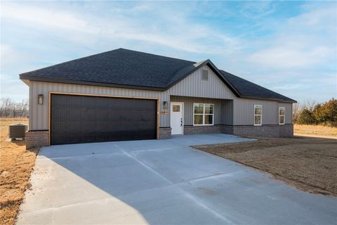 Photo of 1 Patrick Place, Bella Vista, AR 72715 (MLS # 1335914)