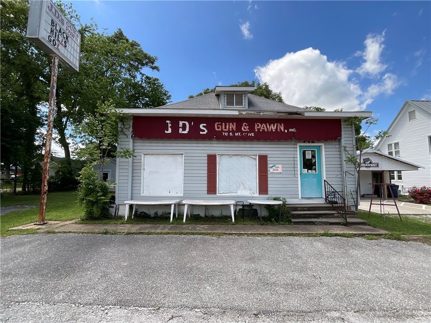 Potential, Potential, Potential! This is a perfect investment opportunity for someone looking to grow a business in a fast paced growing community. It is currently used as a seasonal retail/resale shop but has had multiple uses over the years including a Pawn Shop and a Specialty Metal Detector outlet. The front of the building is used for retail/resale but does have an additional living quarters located at the back that was used for an apartment. Located on a busy St with lots of traffic in beautiful Siloam Springs, AR, this location has a lot of potential to be ideal for whatever use you are looking for or need. With a little TLC the potential is endless. Don’t miss out on this opportunity, schedule your showing today!