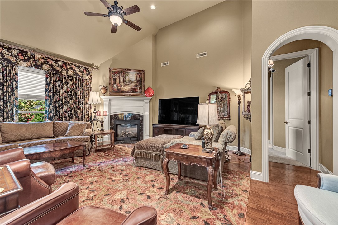 Peaks Ph III, The Rogers - Residential