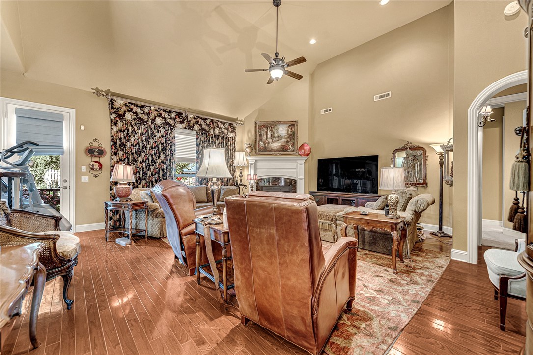 Peaks Ph III, The Rogers - Residential