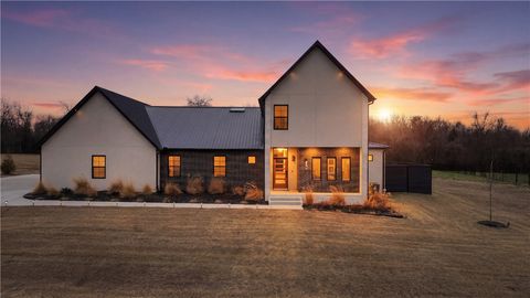 Photo of 202 NE Healing Springs Street, Bentonville, AR 72713 (MLS # 1338499)