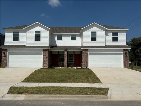 Photo of 1534 Bermuda Street, Lowell, AR 72745 (MLS # 1324377)