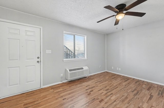 23-16-30 FAYETTEVILLE OUTLOTS - Residential Lease