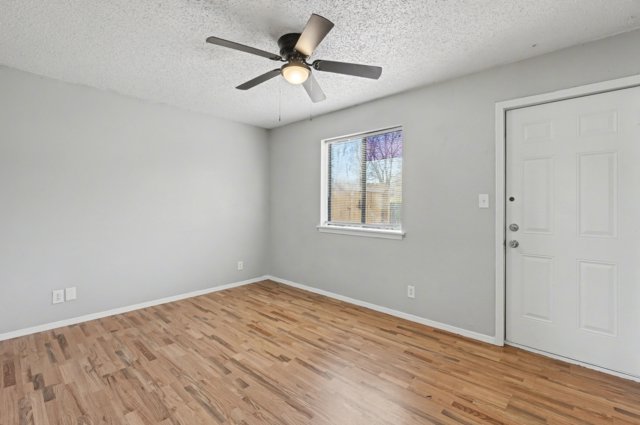 23-16-30 FAYETTEVILLE OUTLOTS - Residential Lease