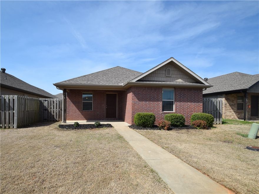 This three-bedroom, two-bathroom home is available for rent in a prime Bentonville location near local schools, restaurants, and shopping. The property features a spacious open floor plan with granite countertops in the bathrooms and a well-equipped kitchen that now includes a dedicated pantry for extra storage. The interior is completely carpet-free, featuring a clean mix of hardwood and tile flooring throughout. All appliances are included. Pets are subject to owner approval with an additional deposit, and smoking is strictly prohibited.