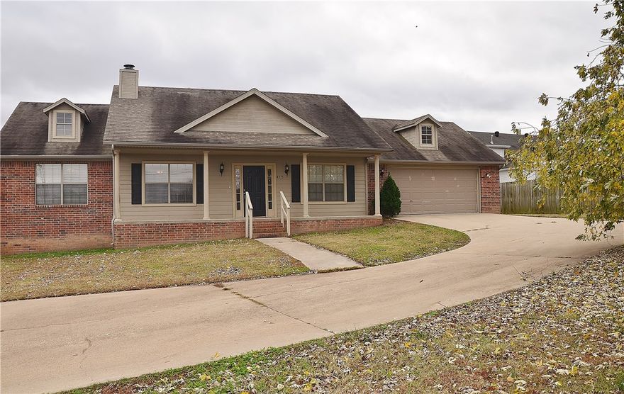 Great investment! 6 single family homes on a private cul de sac in a highly desirable East Fayetteville location. Each home has 4 bedrooms, 2 baths, 2 car attached garage, open concept living area, built ins, fireplace, oversized master suites with his and her closets, inviting front porch. Top notch schools: Vandergriff, McNair, Woodland.