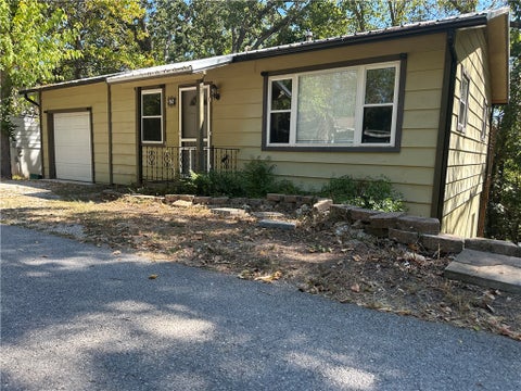 Photo of 68 Wall Street, Eureka Springs, AR 72632 (MLS # 1360999)