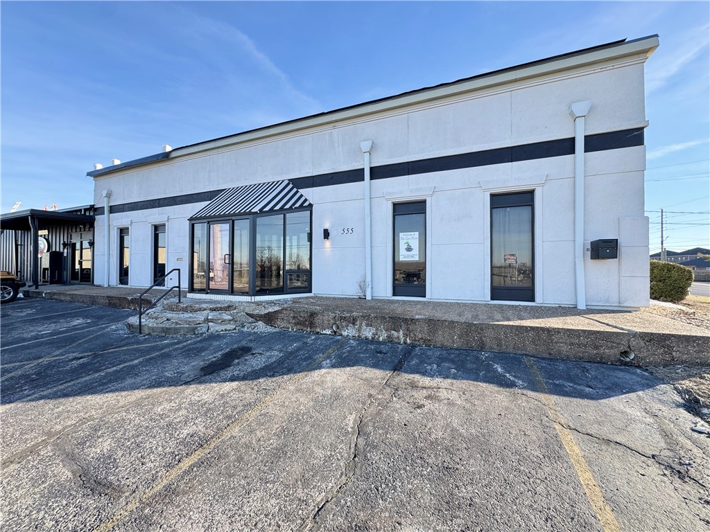12-19-30 ROGERS - Commercial Lease