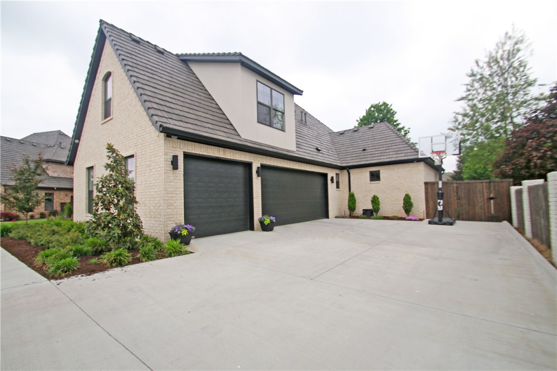 Pinnacle Golf & Cc Rogers - Residential