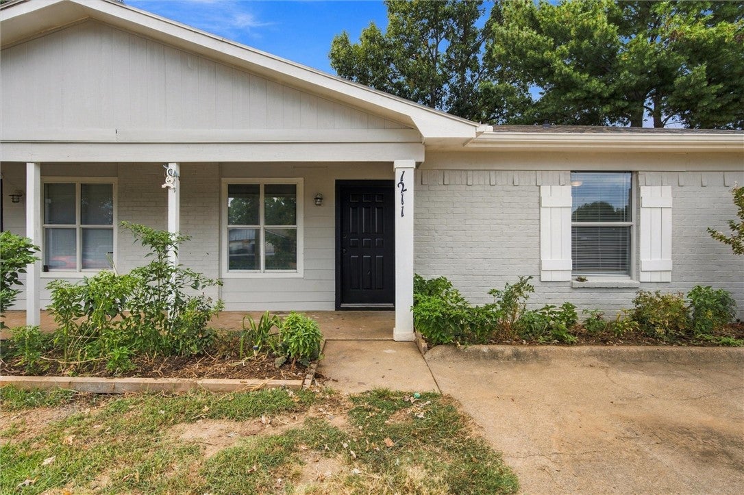 1209 Carlsbad Trace 1209 & 1211