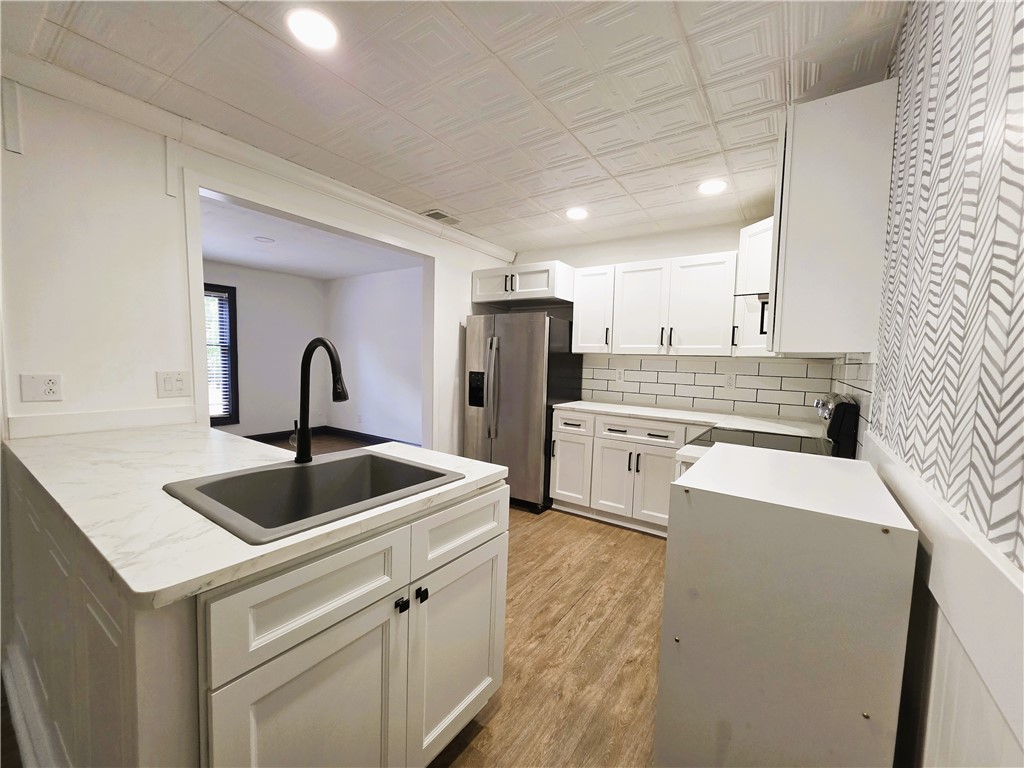 Townhouse Tct 3 A/K/A Drake - Residential Lease