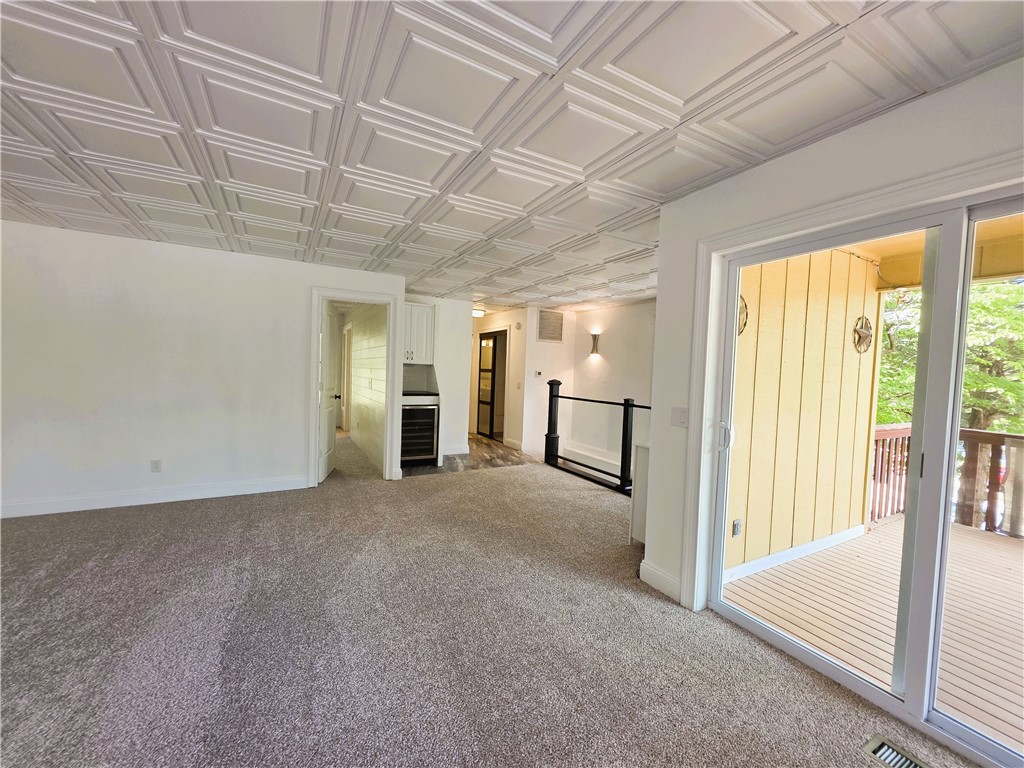 Townhouse Tct 3 A/K/A Drake - Residential Lease