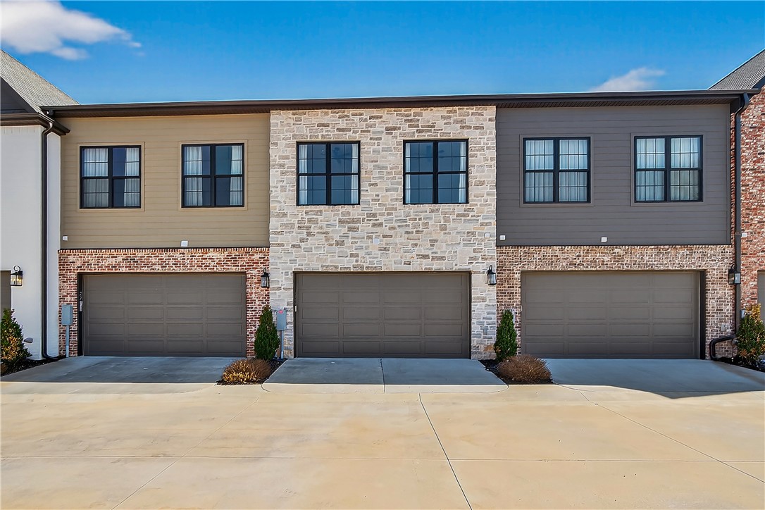 RAILROAD ADD-BENTONVILLE - Residential