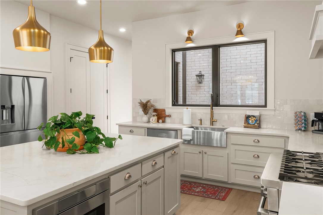 RAILROAD ADD-BENTONVILLE - Residential