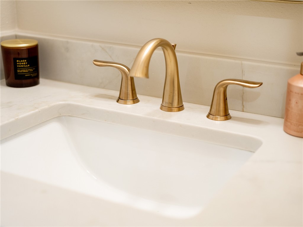 RAILROAD ADD-BENTONVILLE - Residential