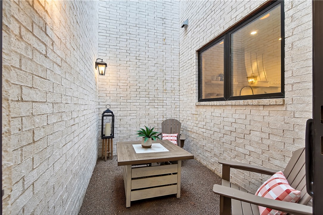 RAILROAD ADD-BENTONVILLE - Residential