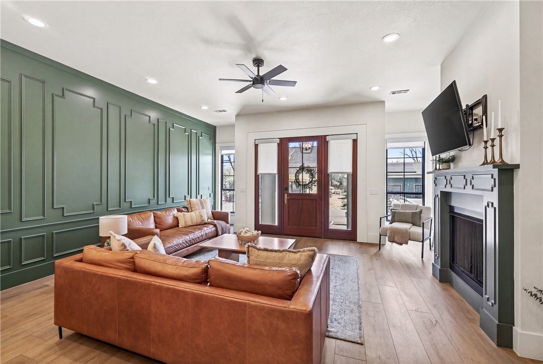 RAILROAD ADD-BENTONVILLE - Residential