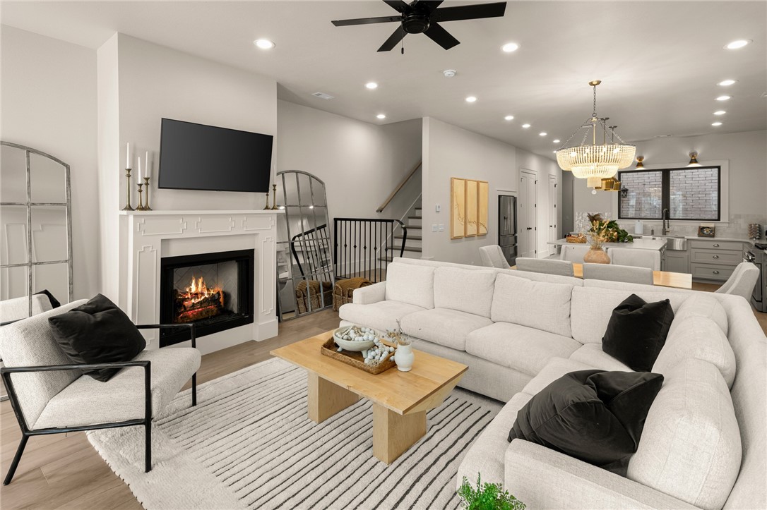 RAILROAD ADD-BENTONVILLE - Residential