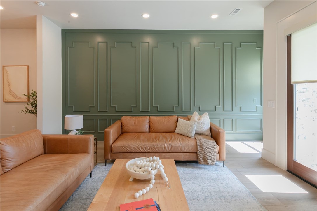 RAILROAD ADD-BENTONVILLE - Residential