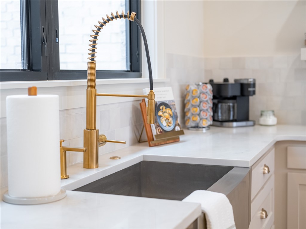 RAILROAD ADD-BENTONVILLE - Residential