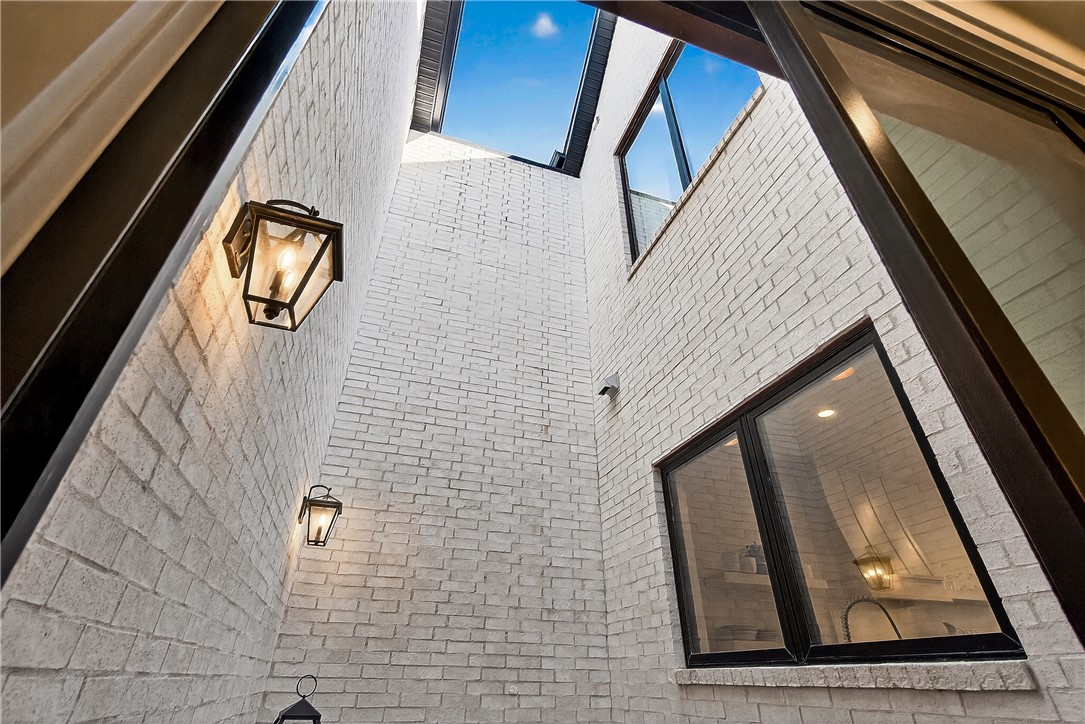 RAILROAD ADD-BENTONVILLE - Residential