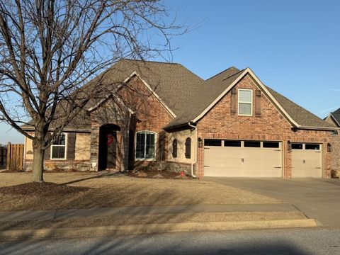 Photo of 5702 S 47th Street, Rogers, AR 72758 (MLS # 1336677)