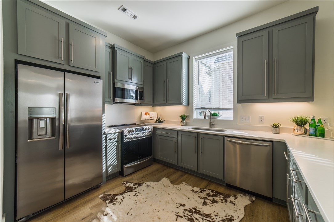 Hill Avenue Townhomes - Residential