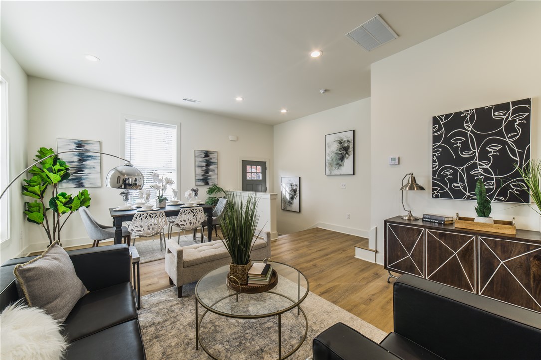 Hill Avenue Townhomes - Residential
