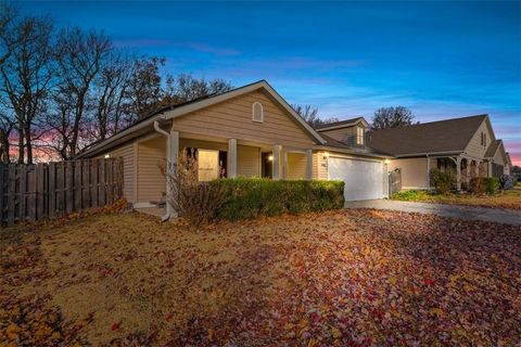 Photo of 1435 S Holland Drive, Fayetteville, AR 72704 (MLS # 1328376)
